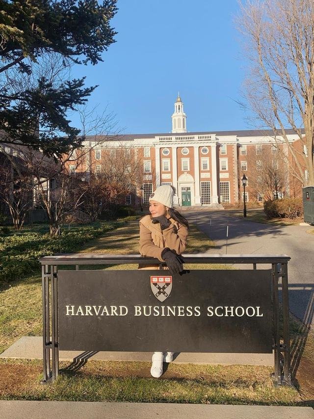 penuh kebahagiaan intip potret prilly liburan dan hunting kampus di amerika serikat