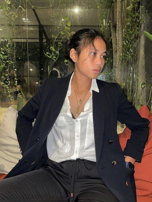 4 pesona shalika aurelia pesepak bola putri indonesia pertama yang berkarier di eropa
