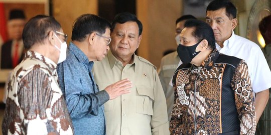 Di Balik Makna Keris Prabowo untuk Agum Gumelar dan Hendropriyono