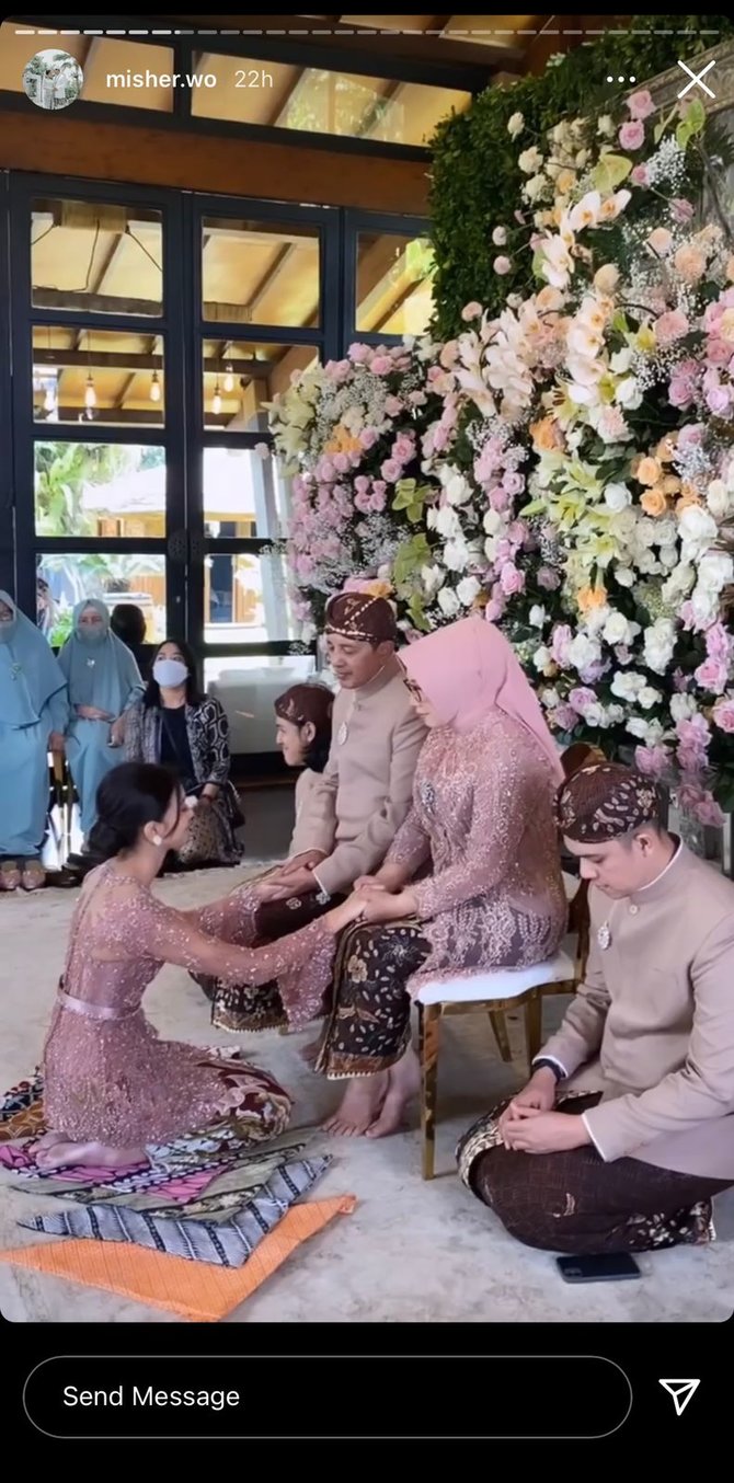 segera menikah ini 4 potret pengajian dan siraman sheila dara dan vidi aldiano