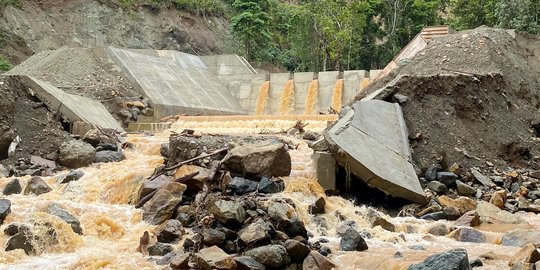 Pendulangan Emas Ilegal di Jayapura Dituding Picu Banjir