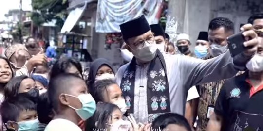 Anies Klaim Tuntaskan Janji Politik dengan Warga Kampung Guji Baru