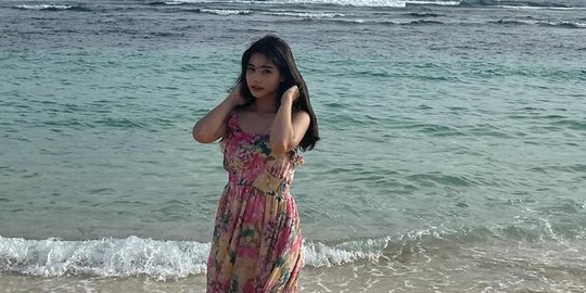 Main di Suara Hati Istri, Intip Potret Lea Ciarachel saat Liburan ke Pantai