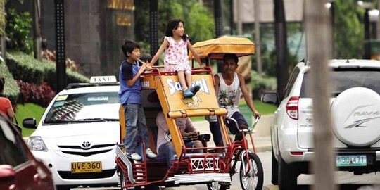 Filipina Larang Warga yang Tak Divaksinasi Naik Transportasi Umum