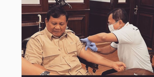 Potret Menhan Prabowo Terima Vaksin Nusantara, Disuntik Langsung Eks Menkes