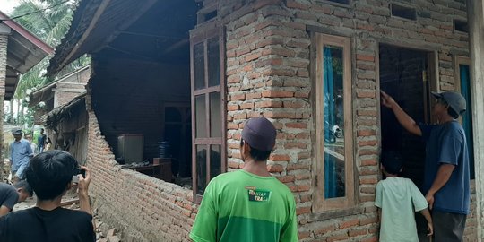 Sejumlah Rumah Warga Desa Munjul Pandeglang Rusak Akibat Gempa Bumi