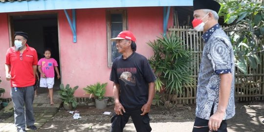 Mampir ke Rumah Kader PDIP, Ganjar Tawarkan Bantuan Perbaiki Rumah Sudah Tak Laik