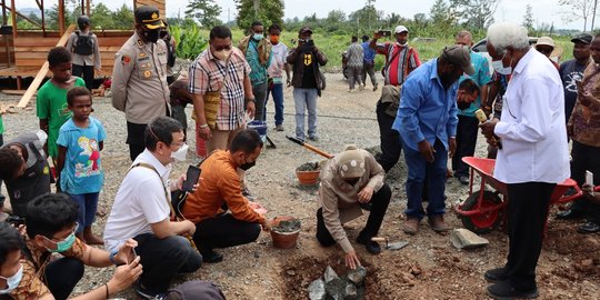 Mensos Bangun 76 Rumah Sehat buat Korban Banjir Bandang Papua, Target Agustus Rampung