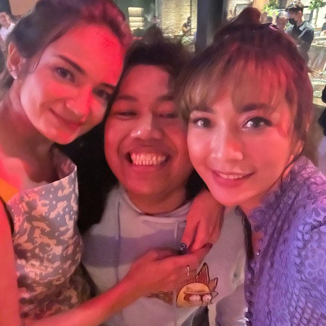 marshel widianto bersama enzy storia dan hesti purwadinata
