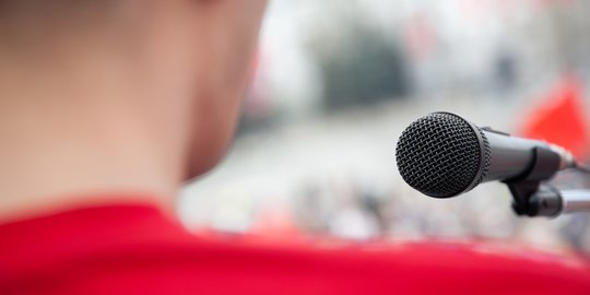 Cara Menguatkan Mental di Depan Orang Banyak saat Berbicara, Atasi Demam Panggung