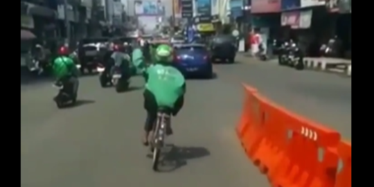 Viral Ojol Pakai Sepeda Ontel di Karawang Sampai Dicari Kapolres, Begini Faktanya