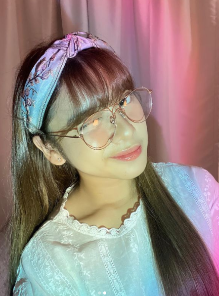 tampil dengan rambut berponi intip 5 potret terbaru tiara andini