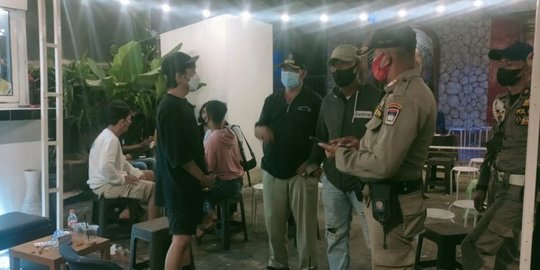 Satpol PP Masih Temukan Kafe di Padang Abai Protokol Kesehatan