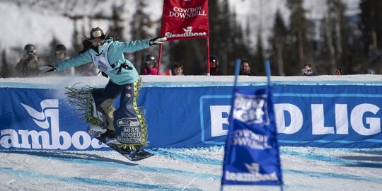 Aksi Koboi Ketika Unjuk Kebolehan di Kejuaraan Ski