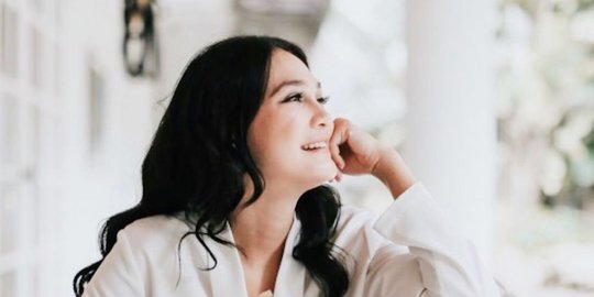 Walau Pernah Jajal Dunia Tarik Suara, Luna Maya Tak Mau Disebut Penyanyi karena Ini