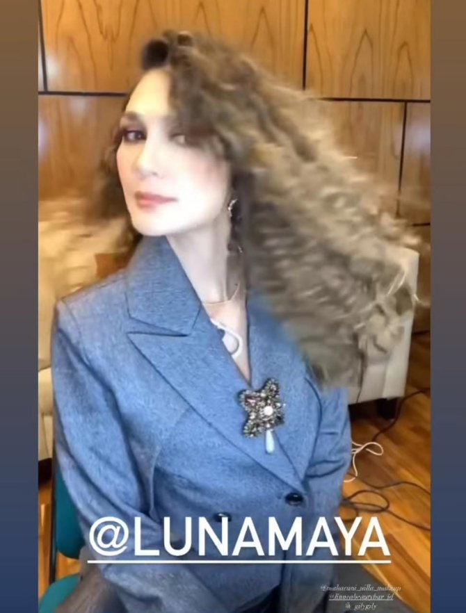potret terbaru luna maya rambutnya keriting cantik banget disebut mirip beyonce
