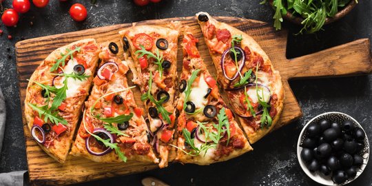 Ini Lho Kreasi Pizza ala Seller Lokal di Malang, Makan 1 Mana Cukup!