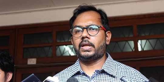 Cerita Haris Azhar Dijemput Polisi: Belum Mandi & Dramatis di Tengah Hujan
