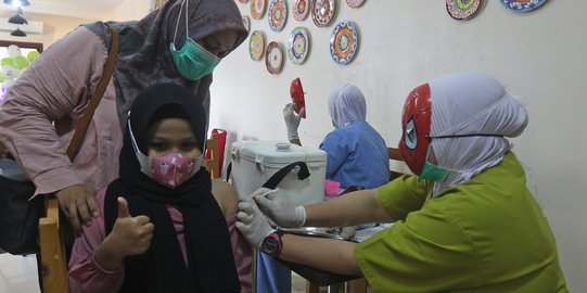 Tokoh Kartun dan Superhero Ajak Anak-Anak di Sumut Vaksinasi Covid-19