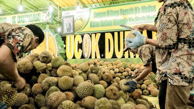 kisah sukses pemilik ucok durian medan putus sekolah dan jadi buruh angkut durian