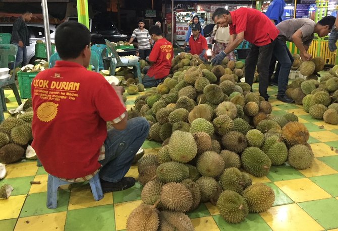 kisah sukses pemilik ucok durian medan putus sekolah dan jadi buruh angkut durian