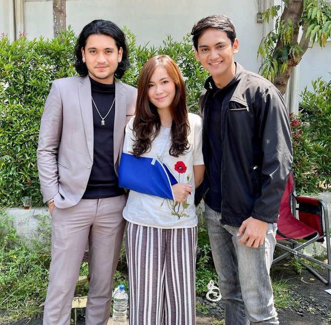 jadi pemain baru di sinetron love story the series intip potret kebersamaan jennifer eve dengan bintang lainnya