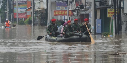 Dampak Banjir Jakarta, 102 RT Tergenang dan 965 Jiwa Mengungsi