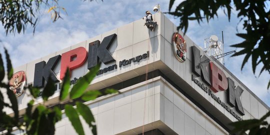 KPK Gelar Operasi Tangkap Tangan di Surabaya, Seorang Panitera Diamankan
