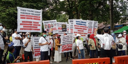 Ratusan Nasabah Koperasi di Bogor Demonstrasi Tuntut Uang Kembali