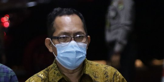 Tersangka Suap, Itong Isnaeni Hidayat Diberhentikan Sementara dari Hakim PN Surabaya