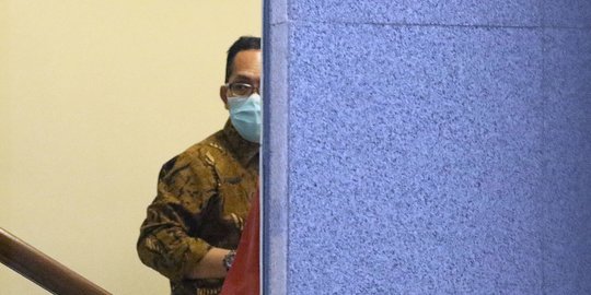 Kasus Suap, Hakim Itong Ditahan Di Rutan KPK Dan 2 Tersangka Lain Di ...