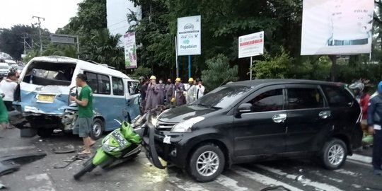 Foto Kondisi Kendaraan Akibat Kecelakaan Maut di Balikpapan