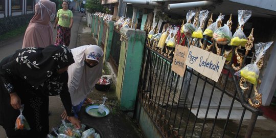 Berbagi Sayuran untuk Warga Terdampak Covid-19