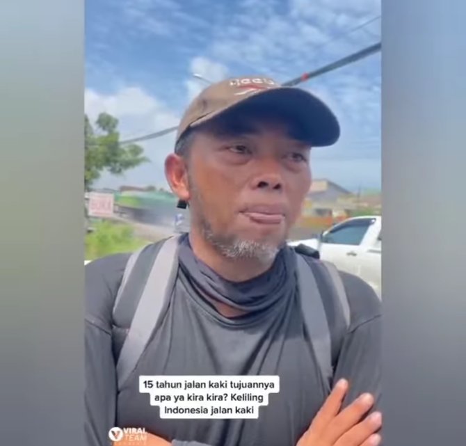 pria ini 15 tahun berkeliling indonesia dengan jalan kaki alasannya bikin kagum