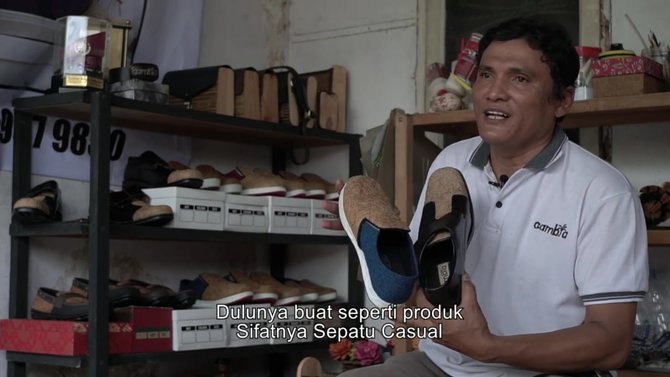 bermodal limbah sawit pria di sumut ini sukses bikin usaha fashion craft