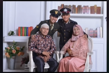 kakak adik sukses jadi anggota tni dan polri