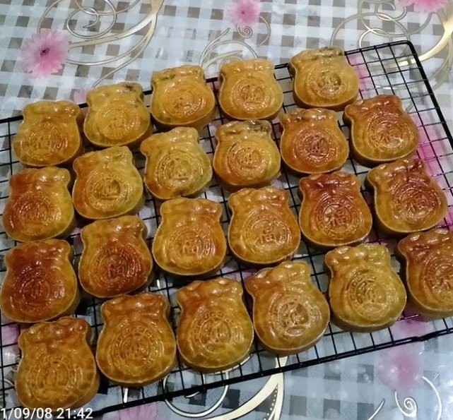 kue bulan putih atau berlapis salju disajikan saat musim gugur ini aneka resepnya