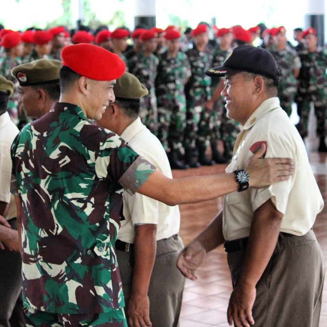 perwira infanteri baret merah sandang 3 gelar lulusan terbaik