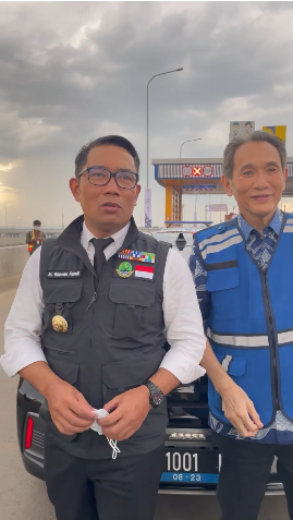 jusuf hamka naik mobil disopiri gubernur jabar