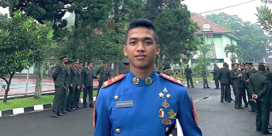 Potret Kompak Taruna Akmil dengan Ayahnya Kolonel TNI, Sama-sama Gagah & Tampan