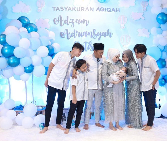 deretan foto acara tasyakuran aqiqah baby adzam anak sule dan nathalie