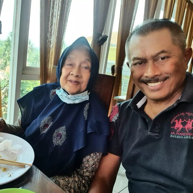 sosok ibu tercinta eks wakapolri komjen nanan soekarna