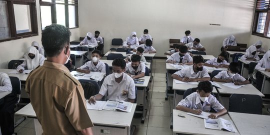 Ancaman Omicron, Perhimpunan Guru Minta Pemprov DKI Hentikan PTM 100 Persen