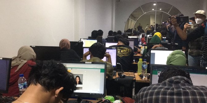 Polisi Gerebek Kantor Pinjol Ilegal di Jakut, 98 Karyawan dan 1 Manajer Diamankan