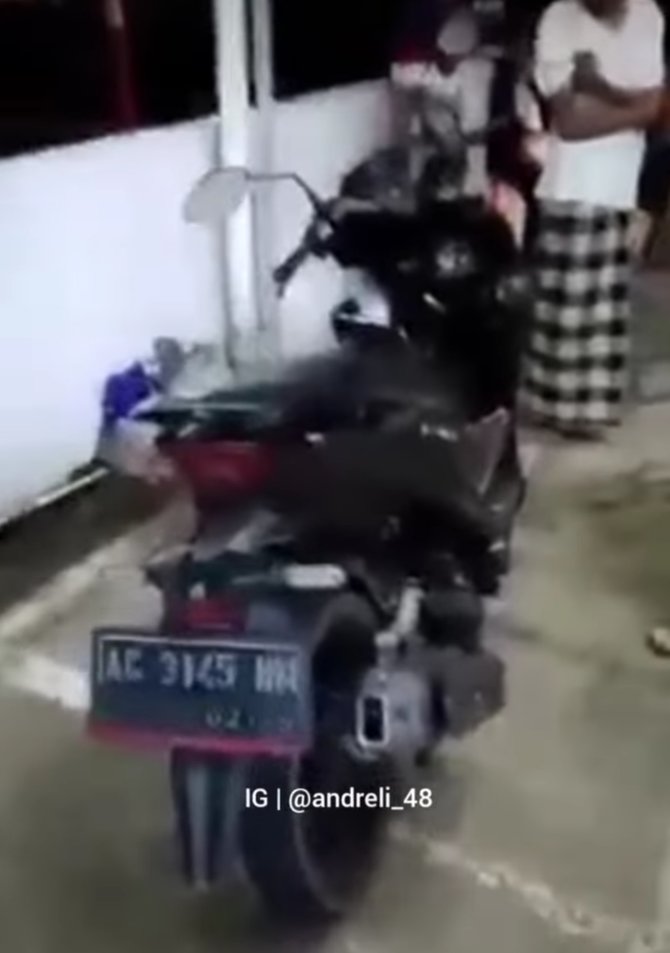 viral 4 santri bersarung gagalkan pencurian motor begini aksinya