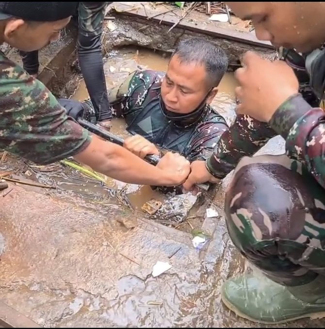 tni mendadak masuk got untuk lakukan ini kasad dudung langsung bereaksi