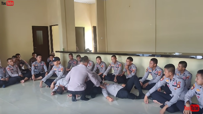 topi ini sakti bukan main ditakuti polisi