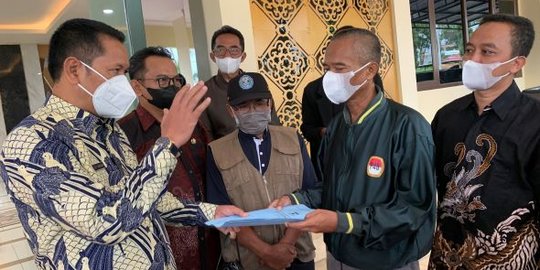 Disdik Ganti Uang Honor Eks Guru Fisika yang Nekat Bakar Sekolah di Garut