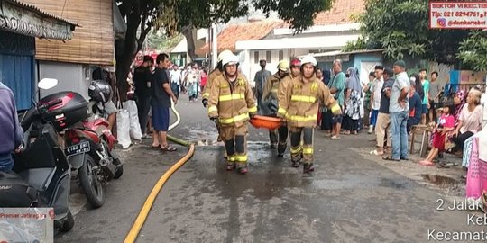 Kebakaran Rumah Warga di Kebon Baru Tebet, Tiga Penghuni Tewas