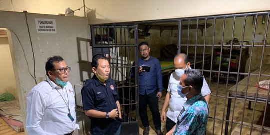 mengintip ke dalam kerangkeng di rumah bupati langkat nonaktif terbit rencana